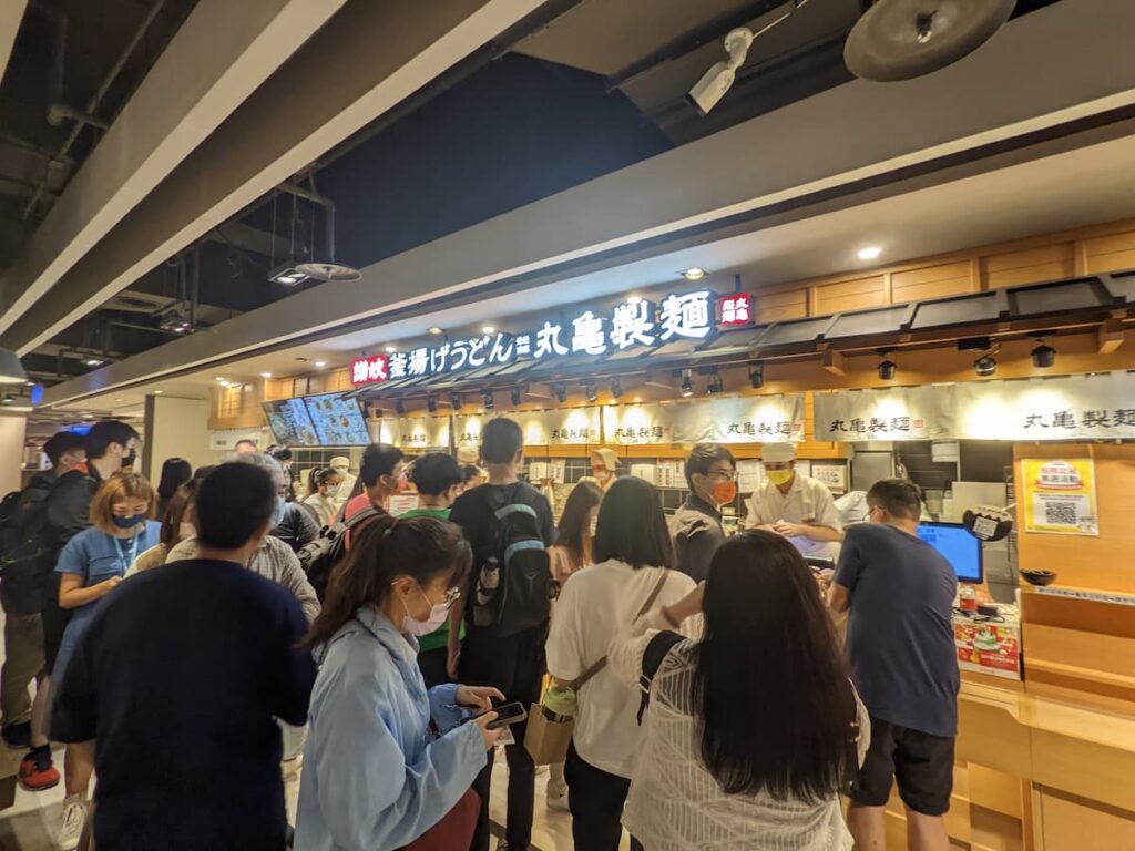 丸龜製麵-排隊人潮
