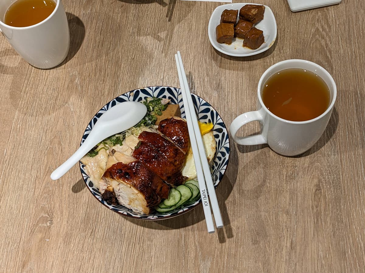 [招牌油雞飯]了凡油雞．燒臘．飯．麵 招牌油雞飯部會想推薦.... | OurShare生活紀錄
